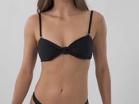 Laad en speel video af in Gallery-viewer, Video: Rio De Sol Top Top Touch-Black Bandeau-Joy