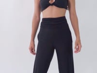 Laad en speel video af in Gallery-viewer, Video: Rio De Sol Beach Trousers Black Pants Knot
