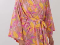 Laad en speel video af in Gallery-viewer, Video: Rio De Sol Kaftans / Cover Ups Lyla Kimono