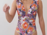 Laad en speel video af in Gallery-viewer, Video: Rio De Sol One-Piece Garden-Flower Anne