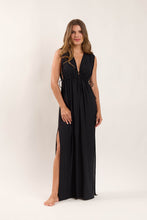 Laad de afbeelding in de Gallery-viewer, Model Front: Rio De Sol Maxi Dresses Black Long Dress Soleil