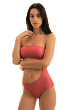 Laad de afbeelding in de Gallery-viewer, Model Front: Rio De Sol One-Piece Body Kiwanda Madras Rio