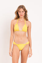 Laad de afbeelding in de Gallery-viewer, Model Front: Rio De Sol Bottom Bottom Amarelo Mel