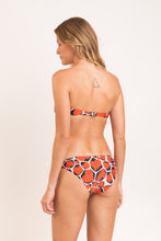 Laad de afbeelding in de Gallery-viewer, Model Back: Rio De Sol Bottom Bottom Amore-Red Essential-Comfy