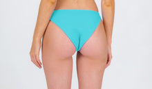 Laad de afbeelding in de Gallery-viewer, Model Back: Rio De Sol Bottom Bottom Breeze Essential-Comfy