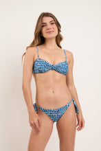 Laad de afbeelding in de Gallery-viewer, Model Front: Rio De Sol Bottom Bottom Chuva Italy