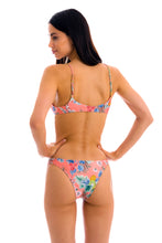 Laad de afbeelding in de Gallery-viewer, Model Back: Rio De Sol Bottom Bottom Frutti Essential