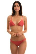 Laad de afbeelding in de Gallery-viewer, Model Front: Rio De Sol Bottom Bottom Madras Dupla Face