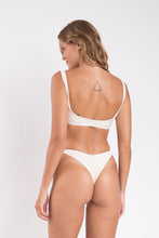 Laad de afbeelding in de Gallery-viewer, Model Back: Rio De Sol Bottom Bottom Malibu-Natural Cali