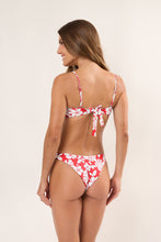 Laad de afbeelding in de Gallery-viewer, Model Back: Rio De Sol Bottom Bottom Pua-Hibiscus Kai