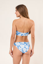 Laad de afbeelding in de Gallery-viewer, Model Back: Rio De Sol Bottom Bottom Pua-Pacifica Waikiki
