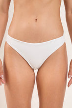 Laad de afbeelding in de Gallery-viewer, Gallery: Rio De Sol Bottom Bottom Sand-White Essential-Comfy
