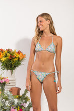 Laad de afbeelding in de Gallery-viewer, Model Front: Rio De Sol Bottom Bottom Tiny-Garden Frufru-Comfy