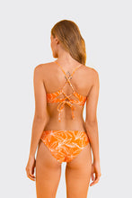 Laad de afbeelding in de Gallery-viewer, Model Back: Rio De Sol Bottom Bottom Trail-Orange Essential-Comfy