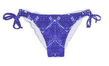 Laad de afbeelding in de Gallery-viewer, Product Front: Rio De Sol Bottom Calcinha Bluejean Ripple