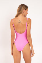 Laad de afbeelding in de Gallery-viewer, Model Back: Rio De Sol One-Piece Crespinho-Rosa Hype