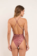Laad de afbeelding in de Gallery-viewer, Model Back: Rio De Sol One-Piece Dune New Vegas