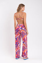 Laad de afbeelding in de Gallery-viewer, Model Back: Rio De Sol Beach Trousers Funny Wide Pants