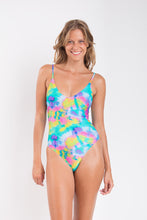 Laad de afbeelding in de Gallery-viewer, Model Front: Rio De Sol One-Piece Fusion Hype