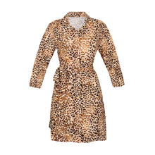 Laad de afbeelding in de Gallery-viewer, Product Front: Rio De Sol Shirtdress Leopard Chemise
