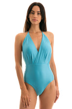 Laad de afbeelding in de Gallery-viewer, Model Front: Rio De Sol One-Piece Orvalho Transpassado
