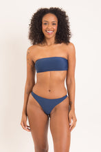 Laad de afbeelding in de Gallery-viewer, Model Front: Rio De Sol Set Set Navy Bandeau-Reto Nice-Fio