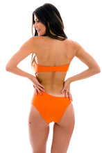 Laad de afbeelding in de Gallery-viewer, Model Back: Rio De Sol One-Piece Tangerina Body-Rio