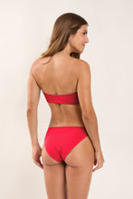 Laad de afbeelding in de Gallery-viewer, Model Back: Rio De Sol Top Top Hibiscus Lani