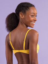 Laad de afbeelding in de Gallery-viewer, Image 11: Rio De Sol Top Top Malibu-Yellow Bandeau-Duo