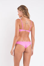 Laad de afbeelding in de Gallery-viewer, Model Back: Rio De Sol Top Top Milkshake Bandeau-Crispy