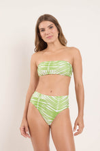 Laad de afbeelding in de Gallery-viewer, Model Front: Rio De Sol Top Top Palms Bandeau-Reto