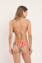 Laad de afbeelding in de Gallery-viewer, Model Back: Rio De Sol Top Top Sea-Bloom Paola