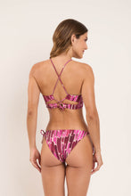 Laad de afbeelding in de Gallery-viewer, Model Back: Rio De Sol Top Top Shade Camille
