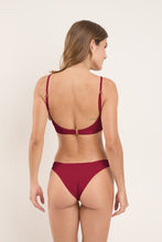 Laad de afbeelding in de Gallery-viewer, Model Back: Rio De Sol Top Top Touch-Carmim Paola