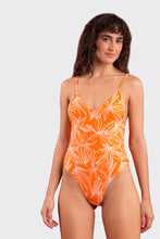 Laad de afbeelding in de Gallery-viewer, Model Front: Rio De Sol One-Piece Trail-Orange Hype