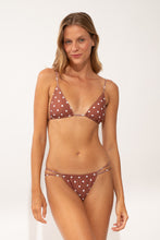 Laad de afbeelding in de Gallery-viewer, Model Front: Wednesday In Hawaii By Rio De Sol Top Top Kiko-Coco Ana