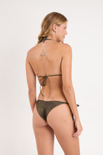 Laad de afbeelding in de Gallery-viewer, Model Back: Rio De Sol Top Top Radiante-Black Tri-Inv

