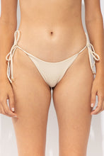 Laad de afbeelding in de Gallery-viewer, Gallery: Rio De Sol Bottom Bottom Solar-Off Lacinho
