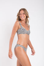 Laad de afbeelding in de Gallery-viewer, Image 03: Rio De Sol Set Set Collage Amelia Essential-Comfy
