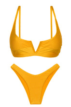 Laad de afbeelding in de Gallery-viewer, Product Front: Rio De Sol Set Set Eden-Pequi Bra-V High-Leg
