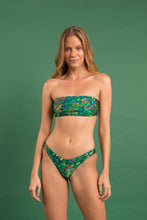 Laad de afbeelding in de Gallery-viewer, Image 11: Rio De Sol Set Set Wilds Bandeau-Reto Highleg

