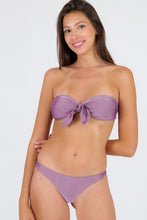 Laad de afbeelding in de Gallery-viewer, Gallery: Rio De Sol Set Set Shimmer-Harmonia Bandeau-Knot Nice-Fio

