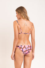Laad de afbeelding in de Gallery-viewer, Model Back: Rio De Sol Top Top Amore-Pink Tri-Fixo
