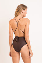 Laad de afbeelding in de Gallery-viewer, Model Back: Rio De Sol One-Piece Shimmer-Coffee New Vegas
