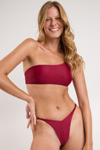 Laad de afbeelding in de Gallery-viewer, Bottom Touch-Carmim Gigi
