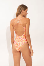 Laad de afbeelding in de Gallery-viewer, Model Back: Rio De Sol One-Piece Ditsy-Butter Julia

