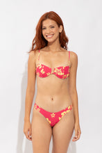 Laad de afbeelding in de Gallery-viewer, Model Front: Wednesday In Hawaii By Rio De Sol Bottom Bottom Pua-Guava Kai
