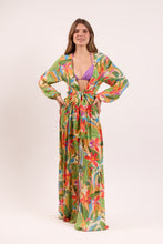 Laad de afbeelding in de Gallery-viewer, Model Front: Rio De Sol Maxi Dresses Tropical Long Dress Verona
