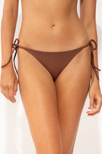 Laad de afbeelding in de Gallery-viewer, Gallery: Wednesday In Hawaii By Rio De Sol Bottom Bottom Coco Kaleia
