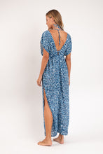 Laad de afbeelding in de Gallery-viewer, Model Back: Rio De Sol Maxi Dresses Chuva Long Dress Soleil
